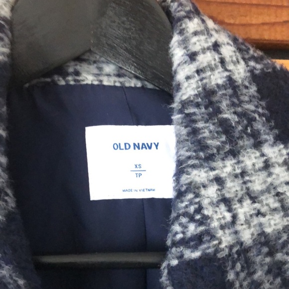 Old Navy Winter Coat. - Picture 2 of 6